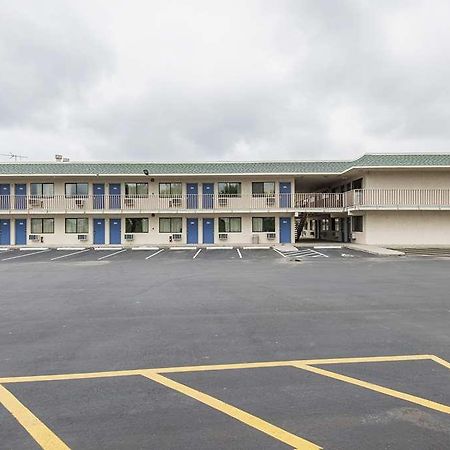 Motel 6 Kansas City, Mo - Airport Экстерьер фото