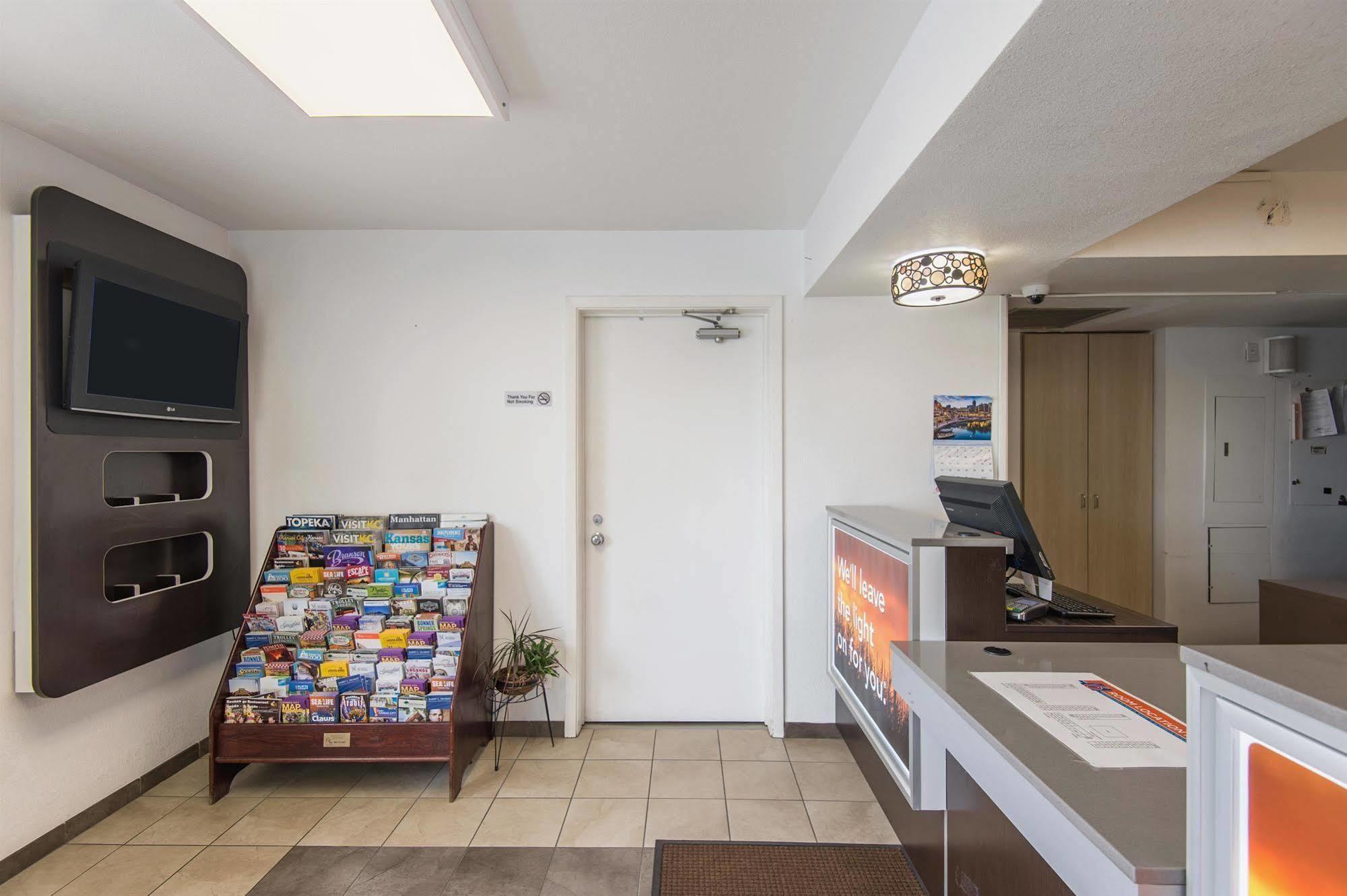 Motel 6 Kansas City, Mo - Airport Экстерьер фото